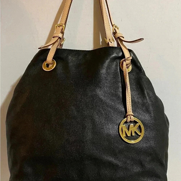 Michael kors Black leather shoulder handbag - Picture 6 of 8